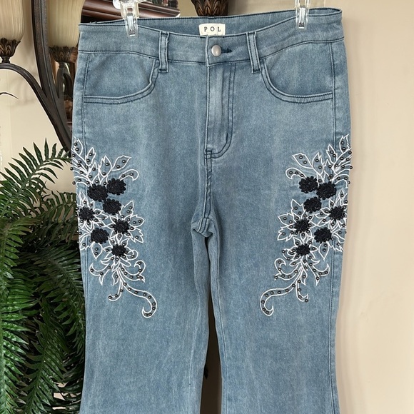 POL High Waist Stretch Blue Jeans Embroidered Black Floral Beaded Bell Bottoms - Picture 2 of 15